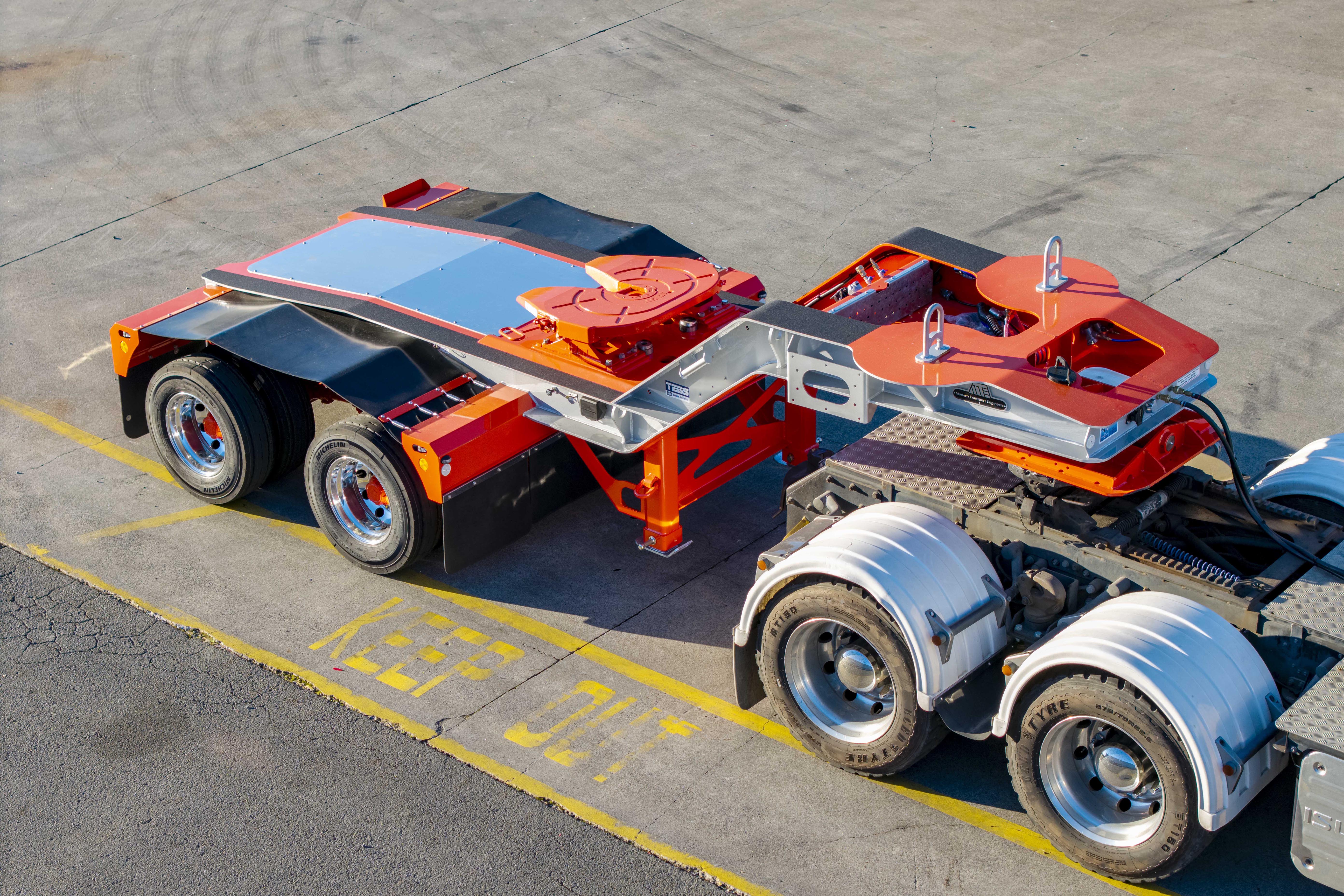 4R4 Full Widener & 5R8 Extendable Linkwing being loaded in workshop