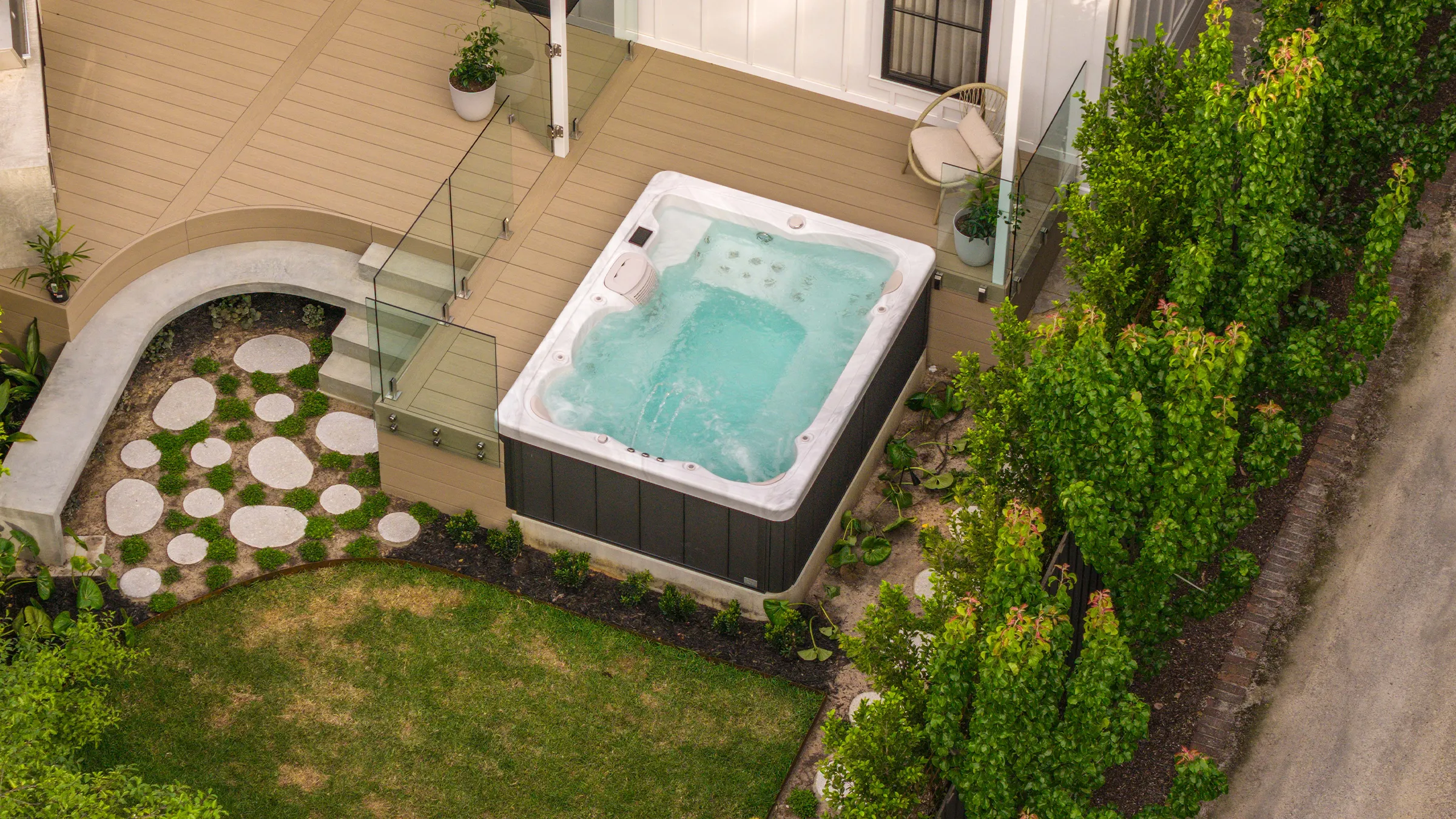 Topview of halo spa in a nice backyard
