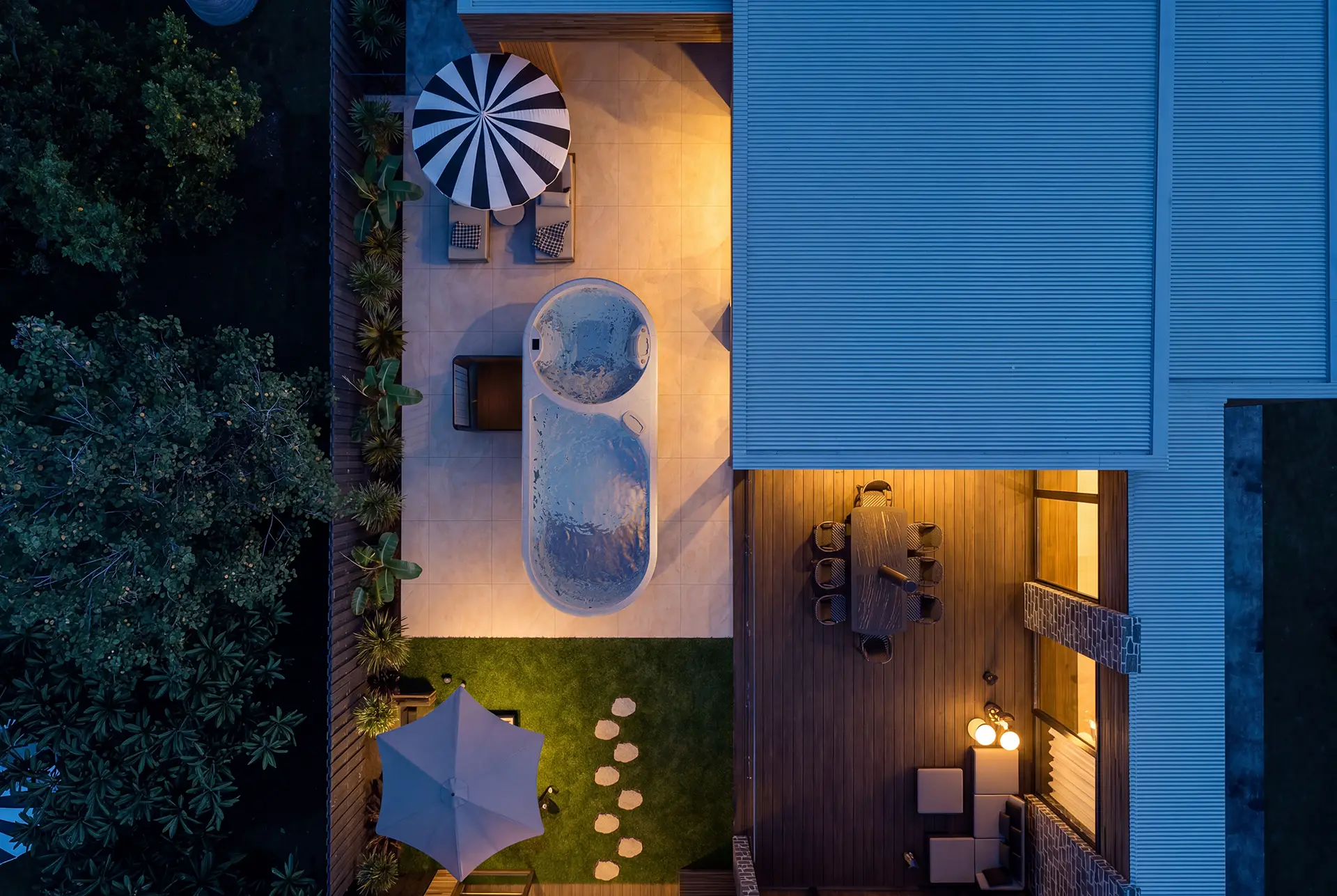 Our fibreglass pool shells use premium gelcoat to prevent fading and chalking.