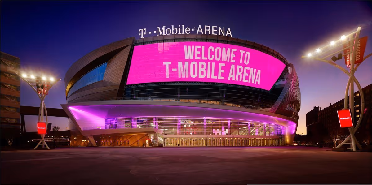 Installation eines LED-Bildschirms für den Außenbereich von Street Communication