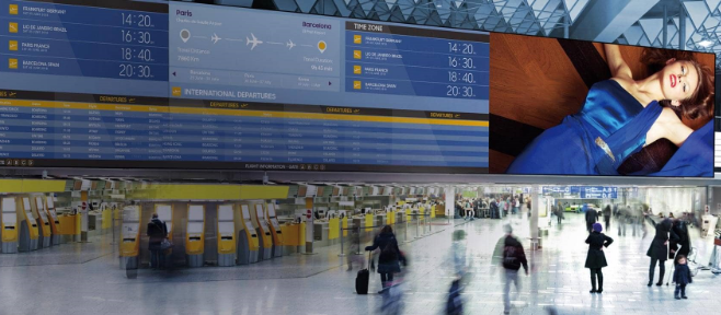 Installation d'un écran LED extérieur Street Communication