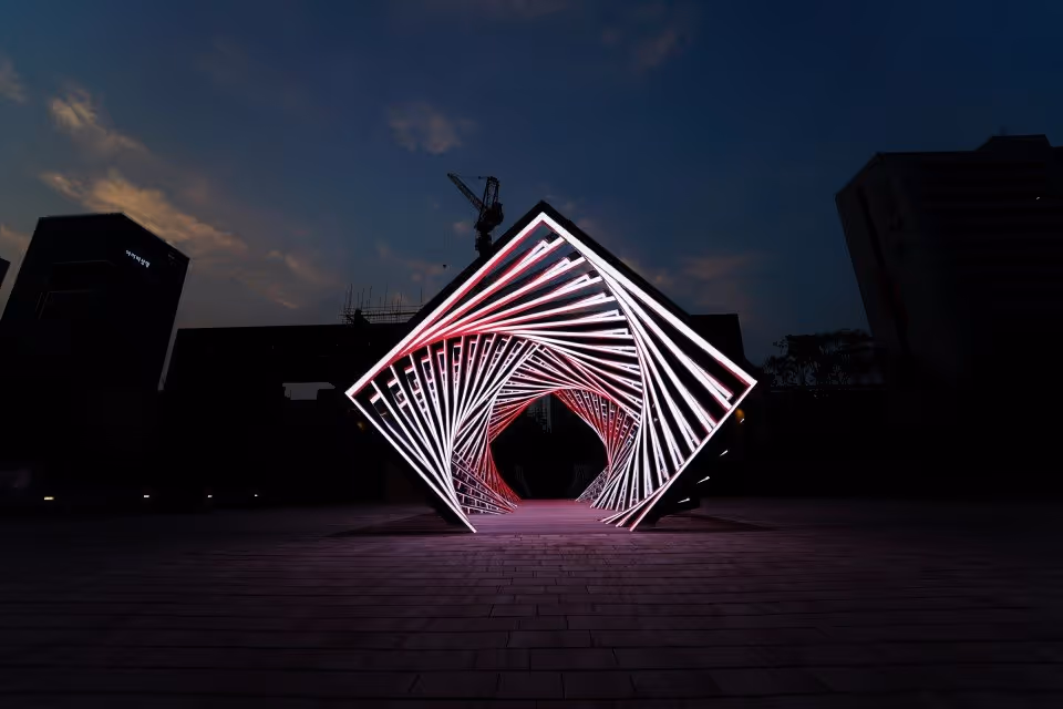 Contact-Street Communication