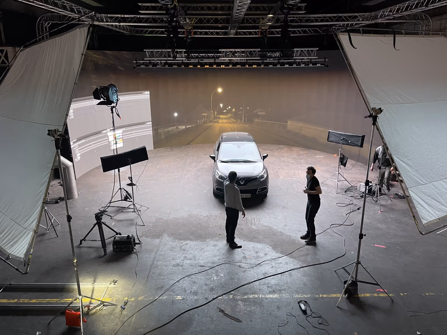 LED-Display für Straßenkommunikation in Aktion