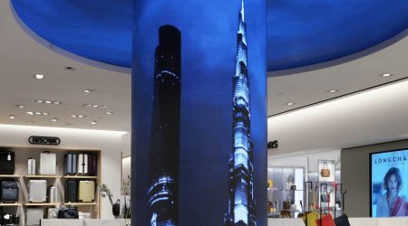 Installation d'un écran LED extérieur Street Communication