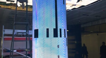 Installation d'un écran LED extérieur Street Communication