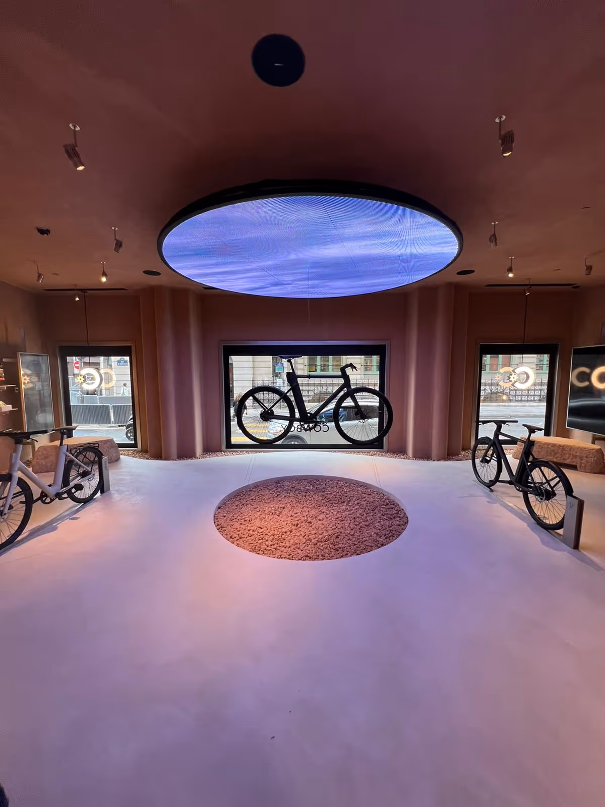 Cowboy, Le Bon Marché – LED ceiling in an immersive retail shop