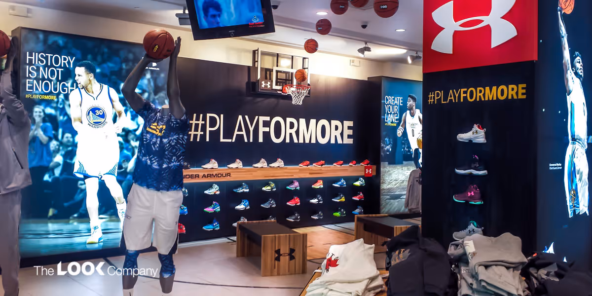 LED screen display for an immersive retail showroom