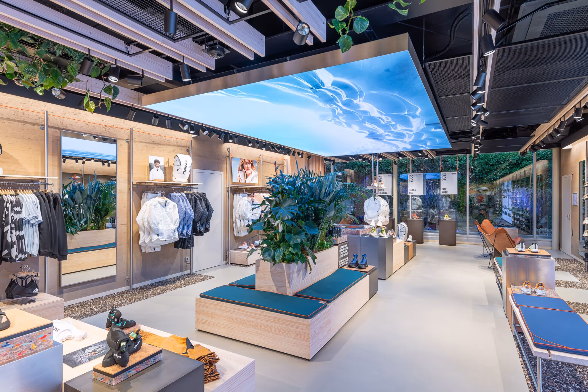 LED ceiling display in an immersive showroom
