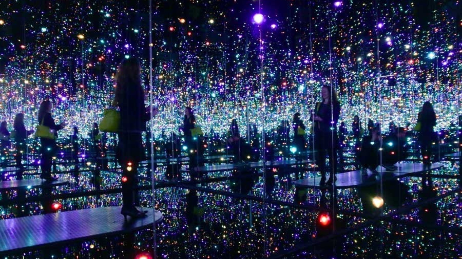 Street Communication LED display in action