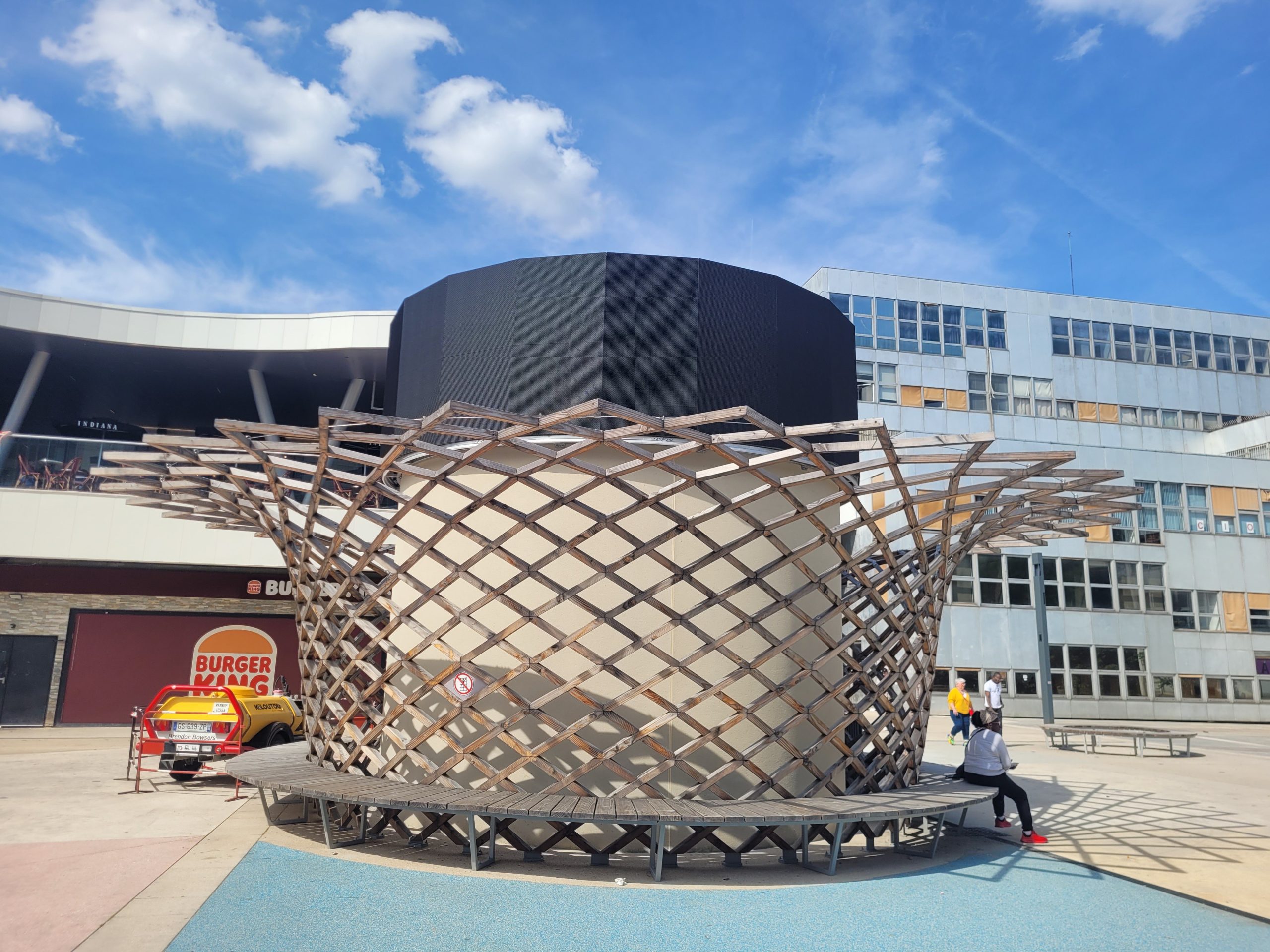 Street Communication outdoor LED screen installation