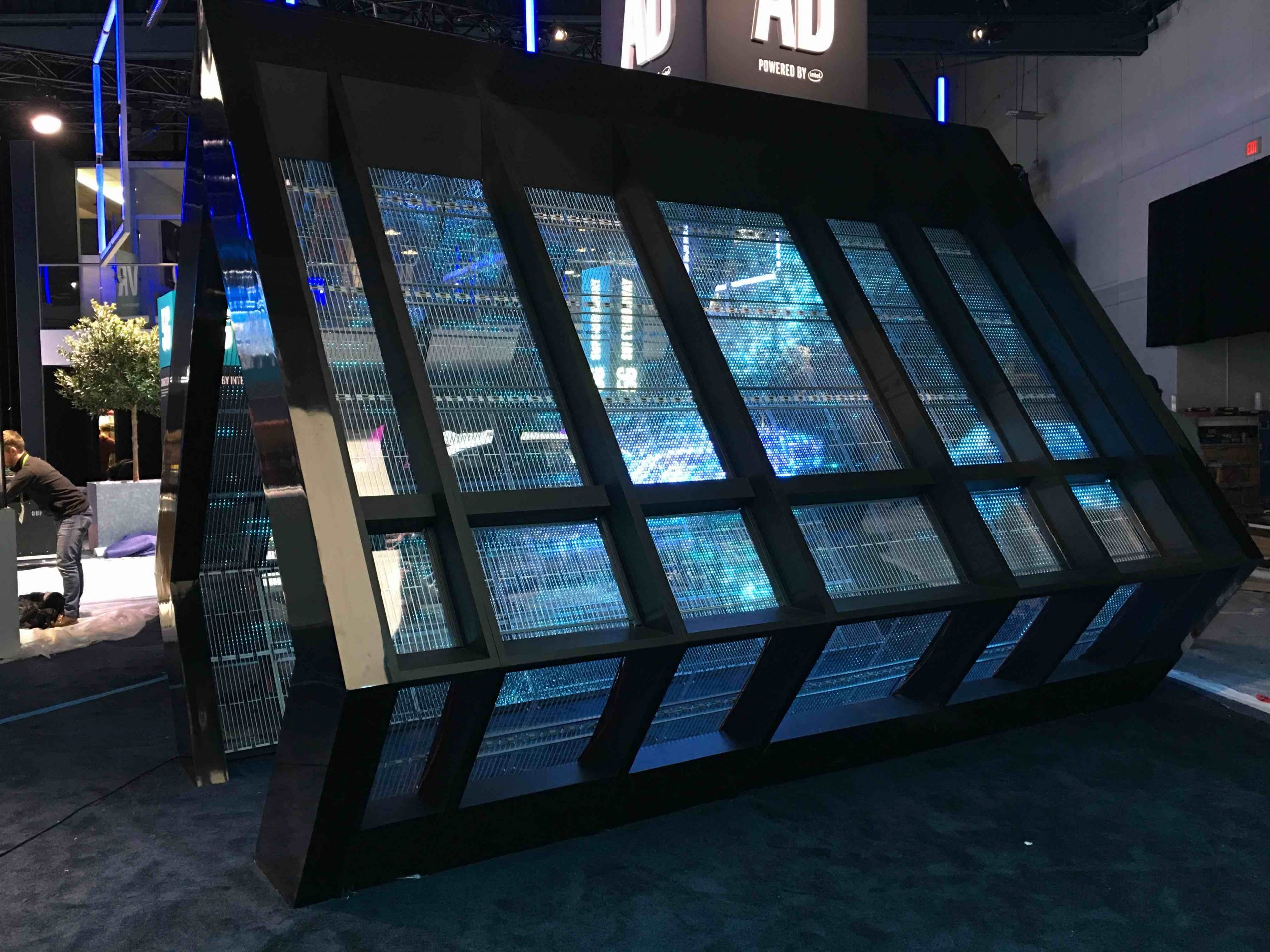 Tunnel LED adhésif transparent pour Intel CES 2018