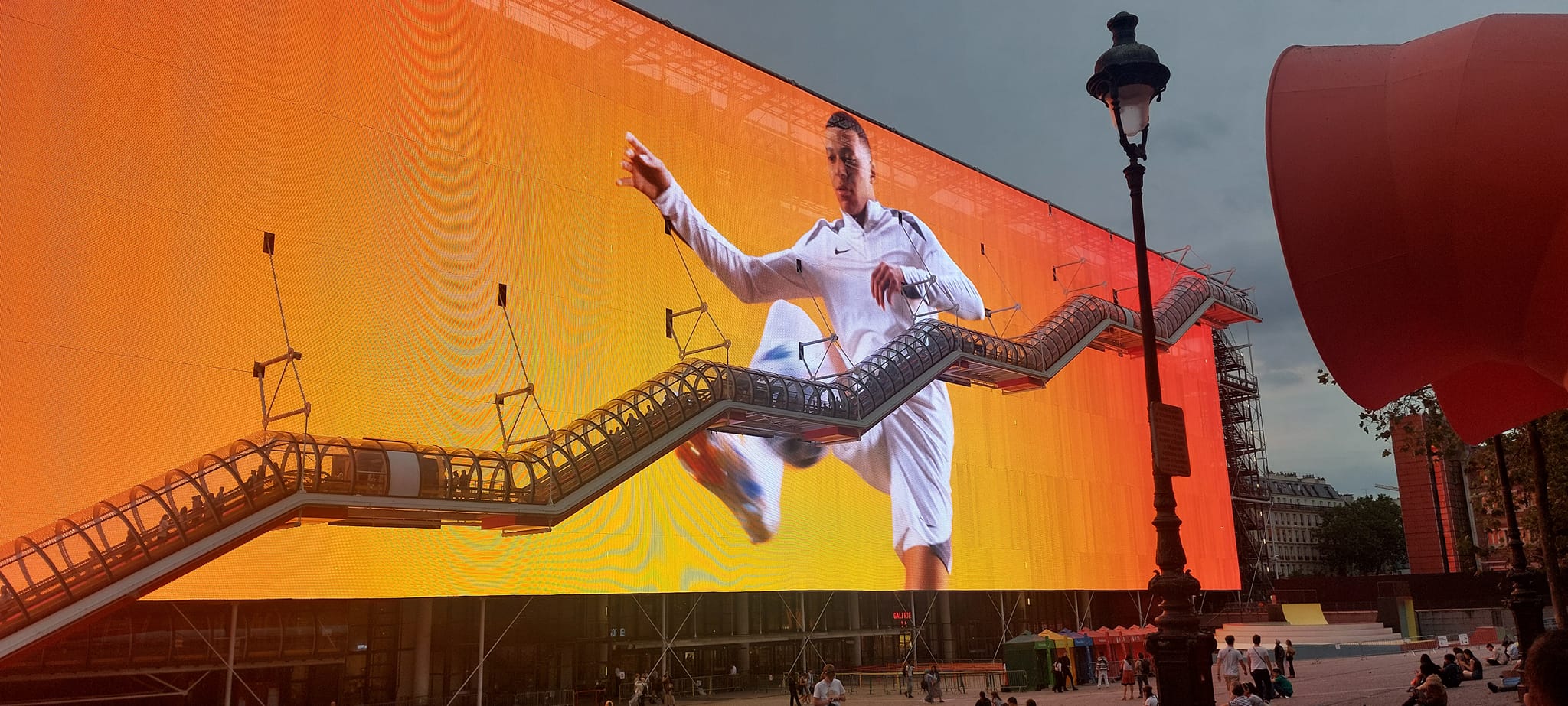 Centre Pompidou – Mesh LED Screen