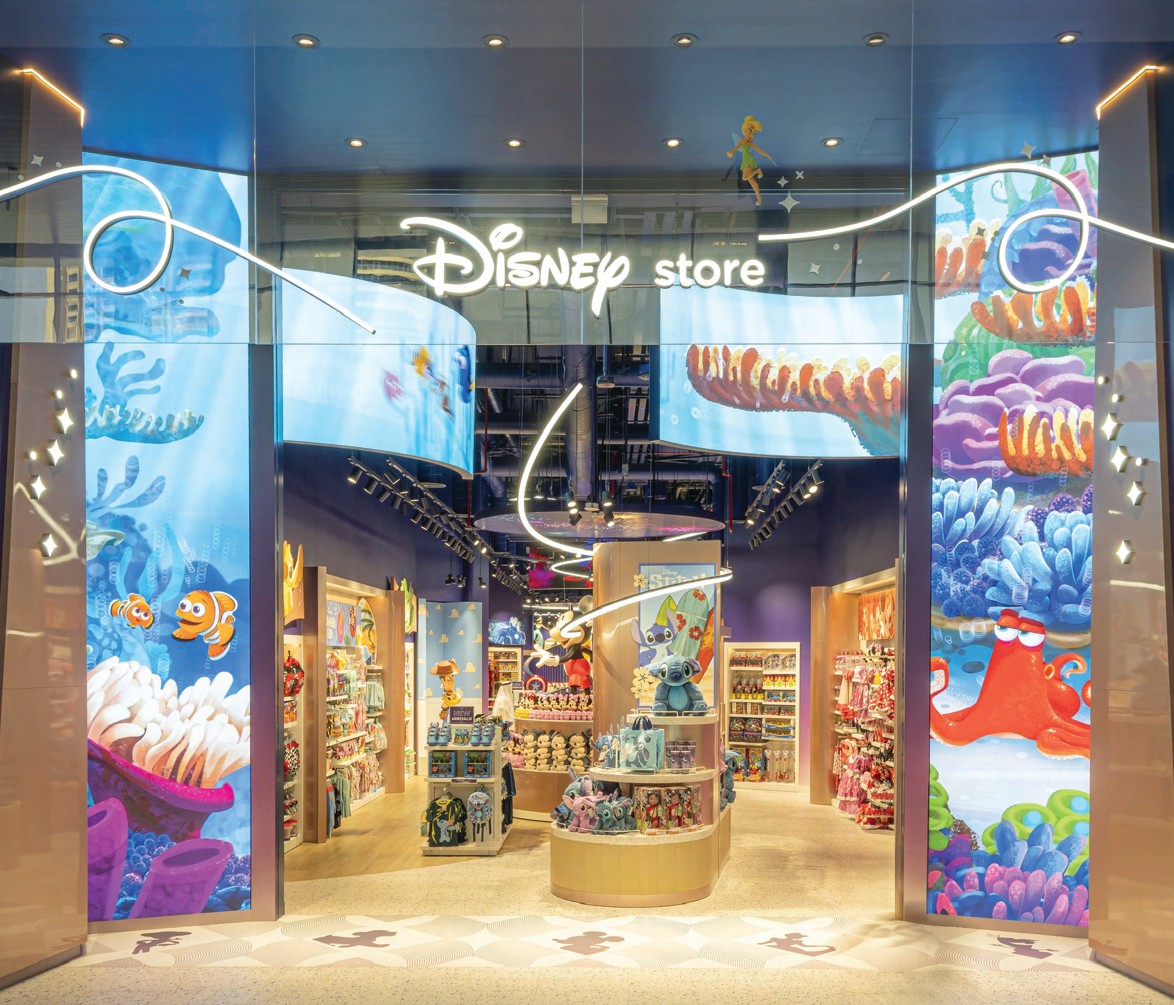 Disney Store – Dubai Mall: Curved LED Screen