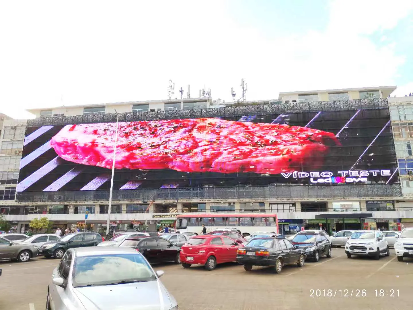 Façade LED extérieure — O-1636E Brasilia Center