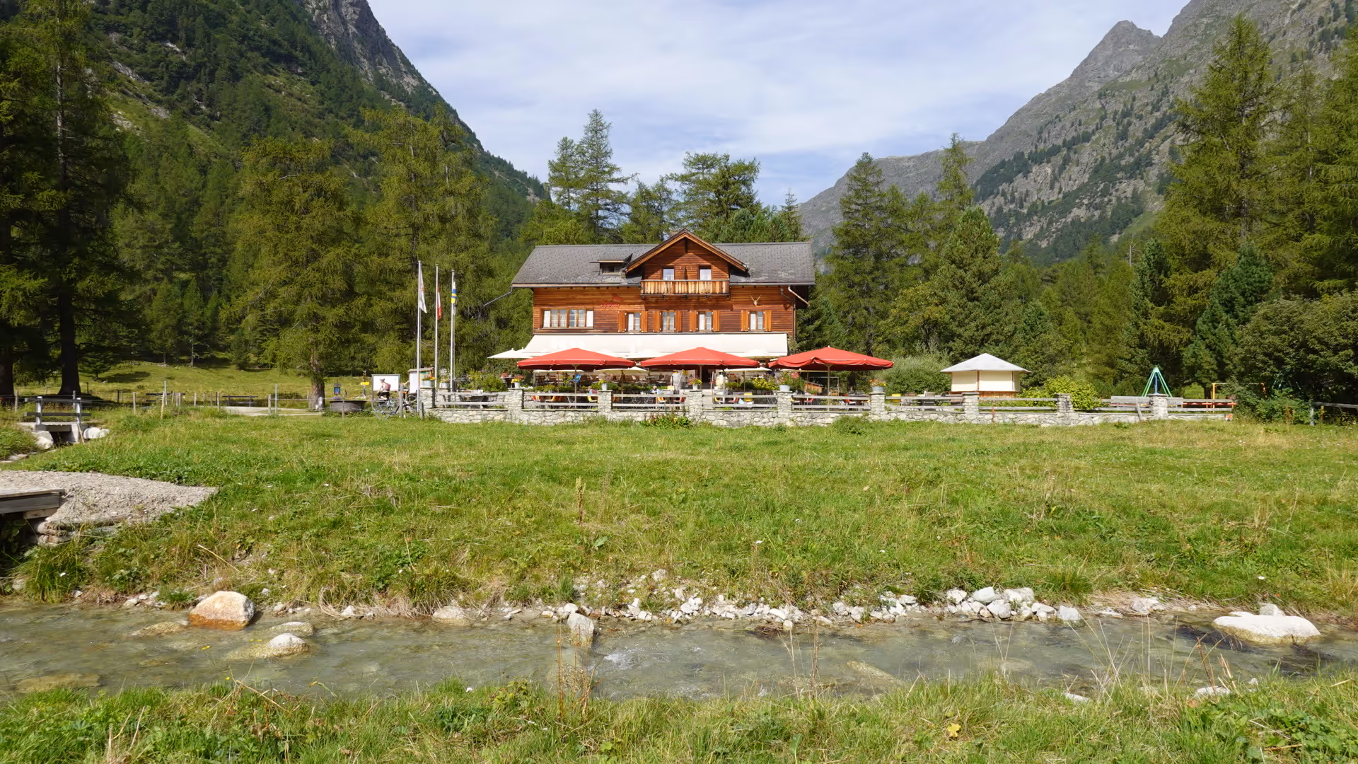 Das Gasthaus Spinas am Ende des Bevertals im Engadin