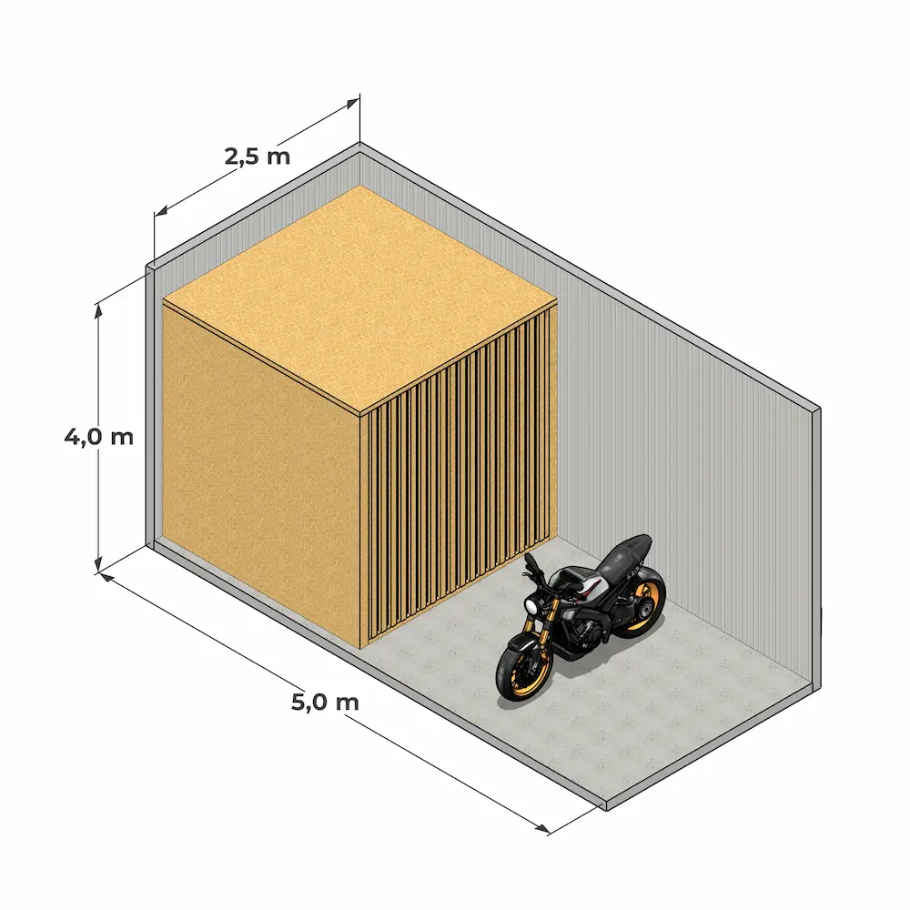Motorrad und Staubox auf Stellplatz M in der Garage12 Eisenach