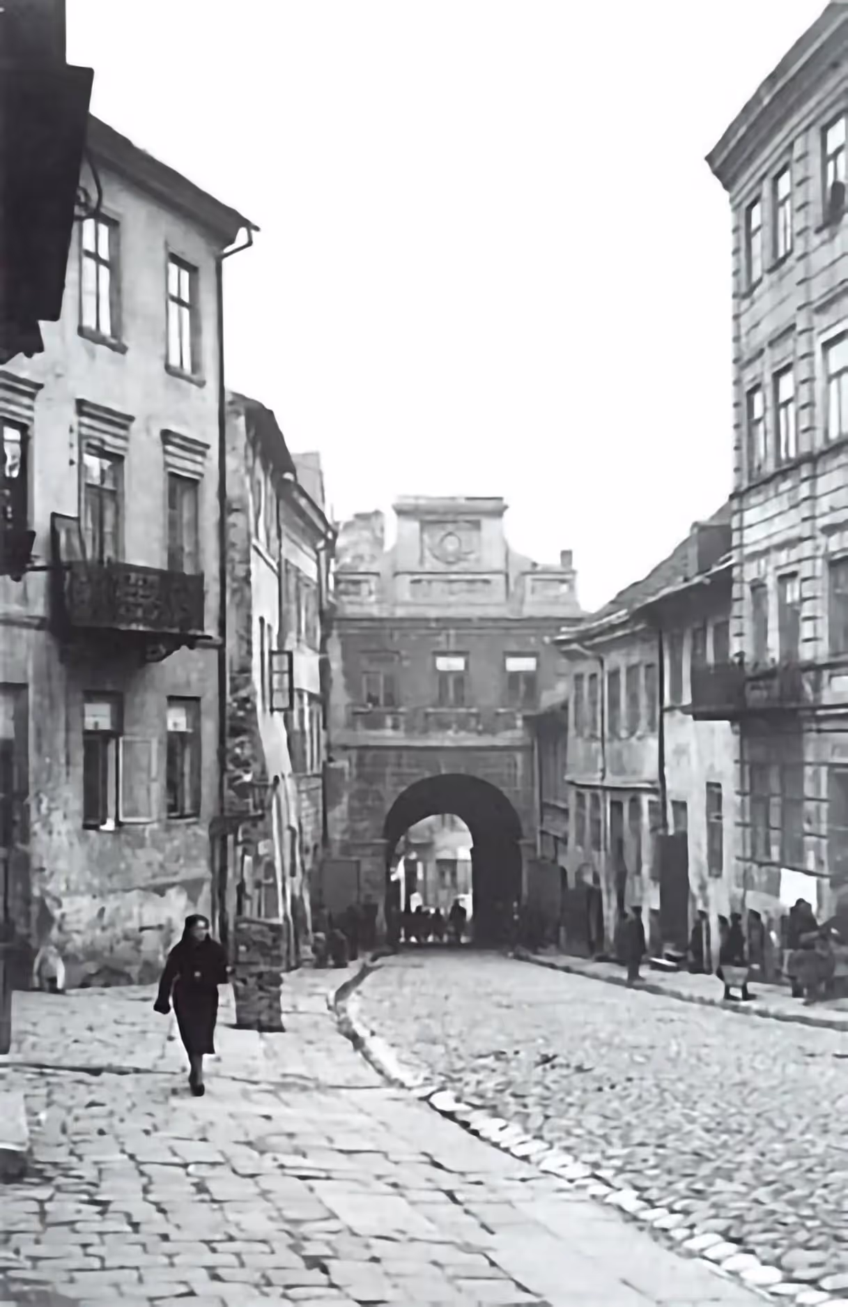 The Grodzka Gate, a landmark in Lublin, and located in a densely Jewish neighborhood. Photo courtesy the Brama Grodzka Center (Lublin, late 1930's)