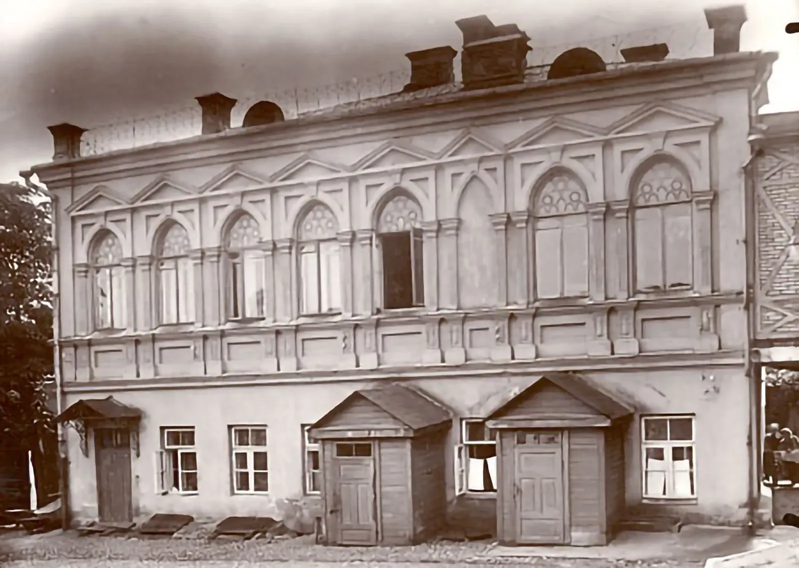 Exterior of the Jewish Home for the Aged synagogue located at 17 Portowa Street (Vilna, 1930s).