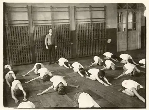 A physical training class at the Jewish Real-Gymnasium, part of the CEBEKA school system (Vilna, date unknown).