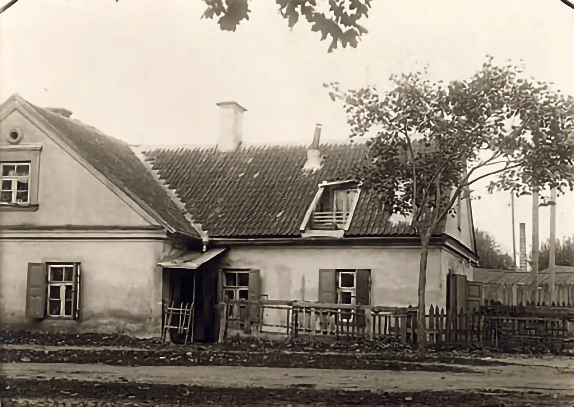 The house in which the Jewish Socialist Bund was founded in 1897. Photo: Moryc Grossman (Vilna, date unknown).