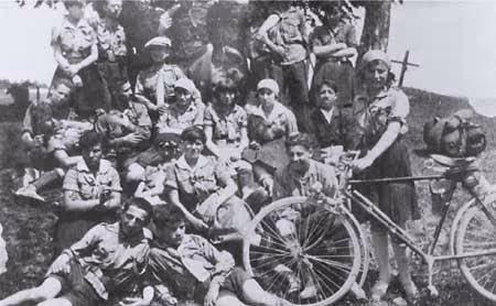 Members of Hashomer Hatzair (Young Guard), a socialist Zionist youth movement, on a field trip (Zolochev, Ukraine, 1920s).