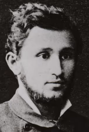 Simon Dubnow (1860-1941), self-educated historian, journalist, and political ideologue, who published the first volume of his monumental text, History of the Jews in Russia and Poland, in Russian in 1914. In addition to his legacy as a Jewish historian, Dubnow was active in the emergence of the Folkspartei and the formulation of the Autonomism ideology.