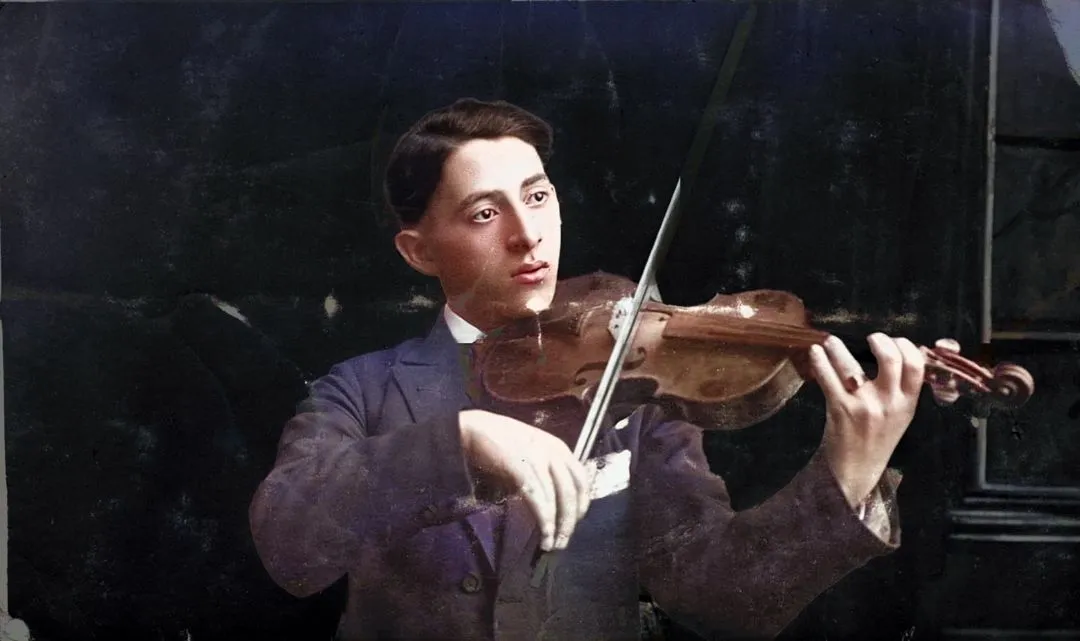 Krasnystaw, Poland, 1929, A Jewish man playing the violin.
