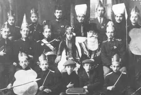 Students of the Oyel Yitskhok Yeshiva in costume for a Purim play (Panevezys, Lithuania, 1925).
