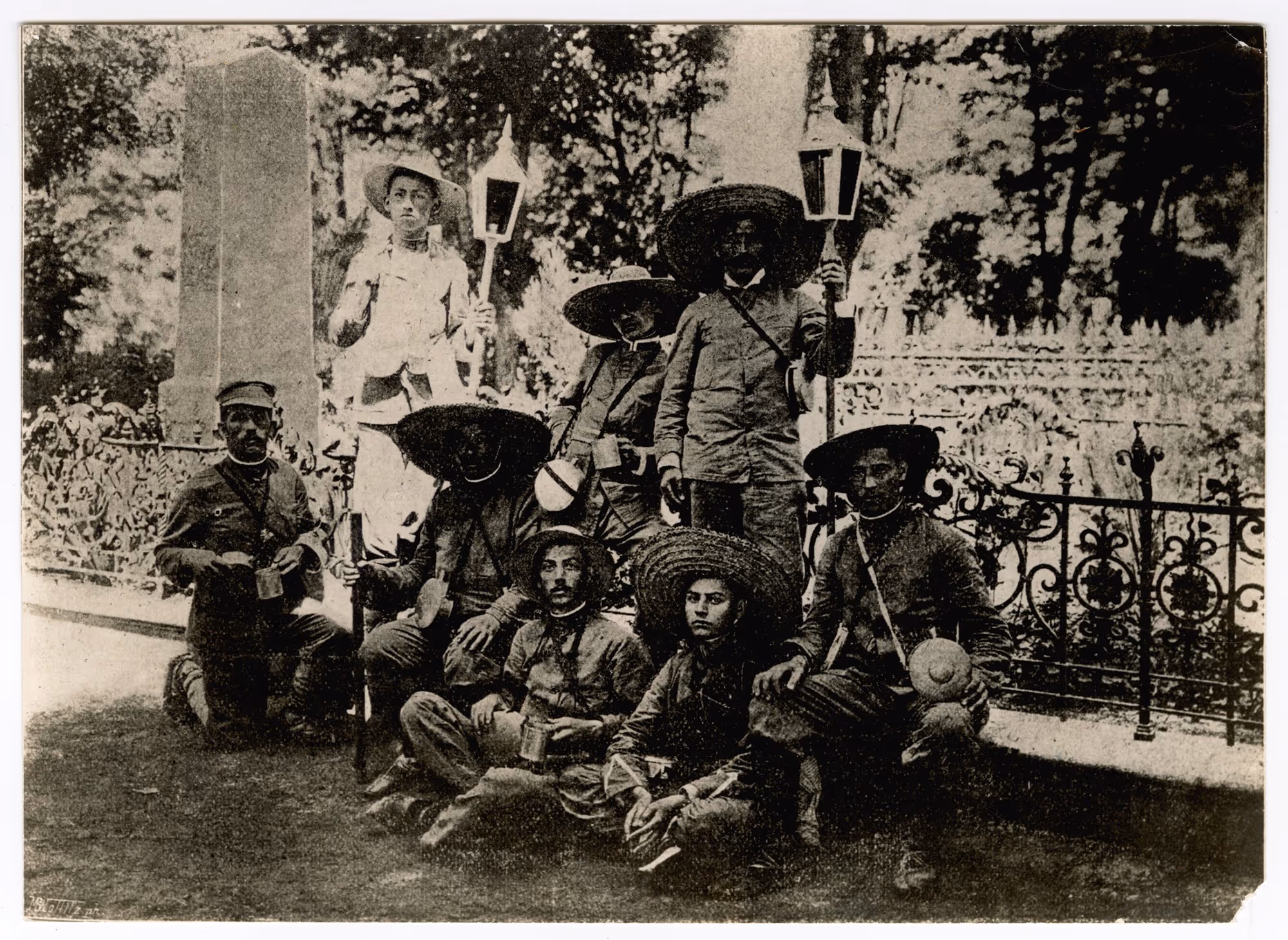 Outdoor portrait of a group of fusgeyers