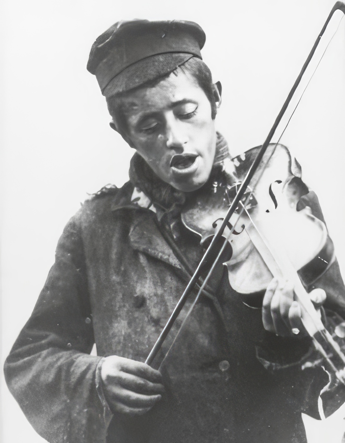 Zisl, Jewish busker. Staszow, Poland