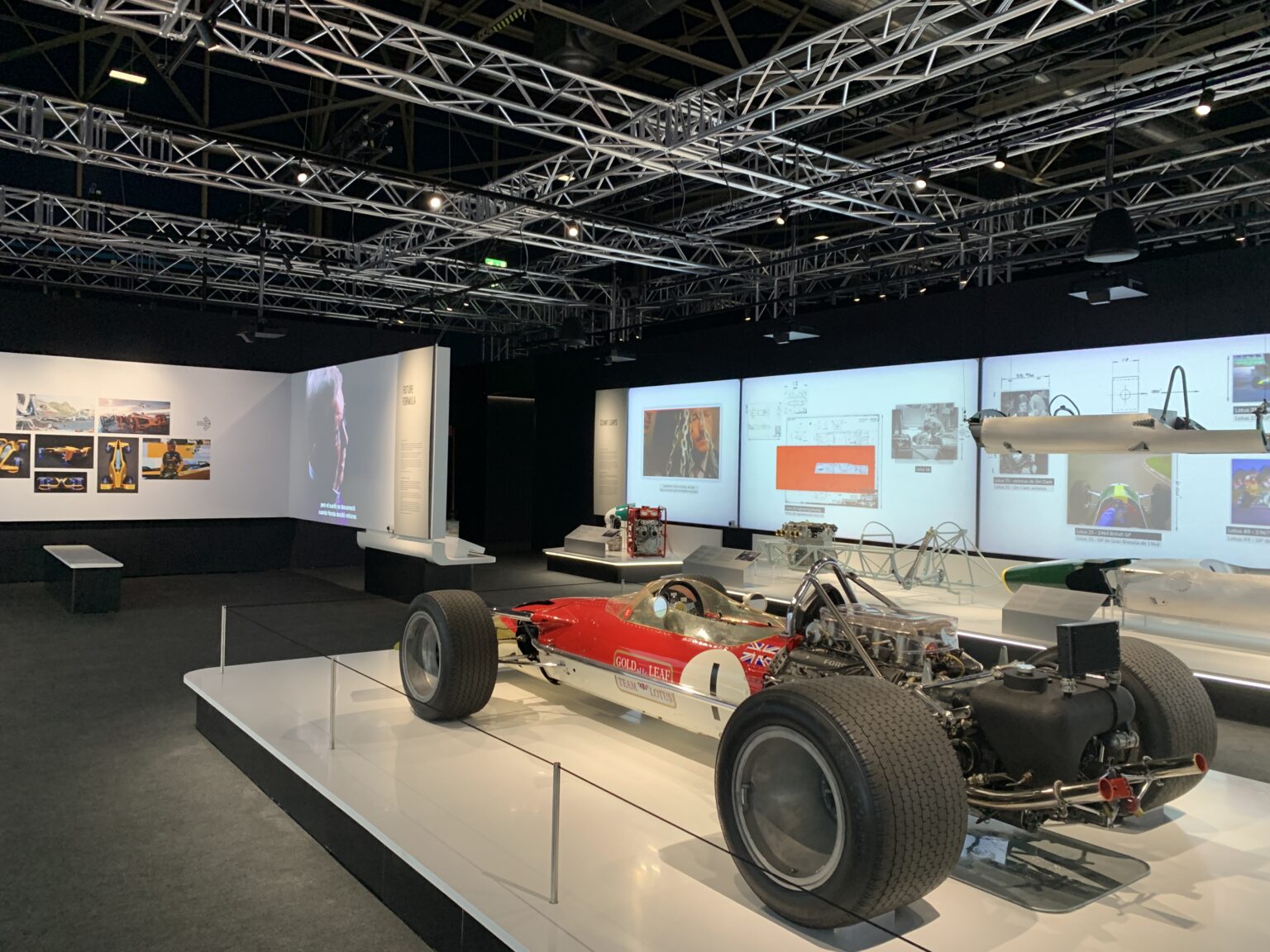 Smart lockers at the F1® Exhibition