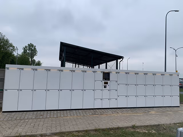 Taquillas para equipaje en el aeropuerto de Cracovia