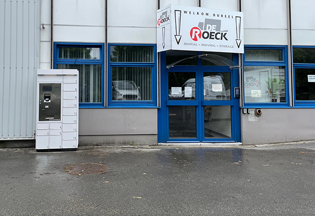 24/7 pick up lockers