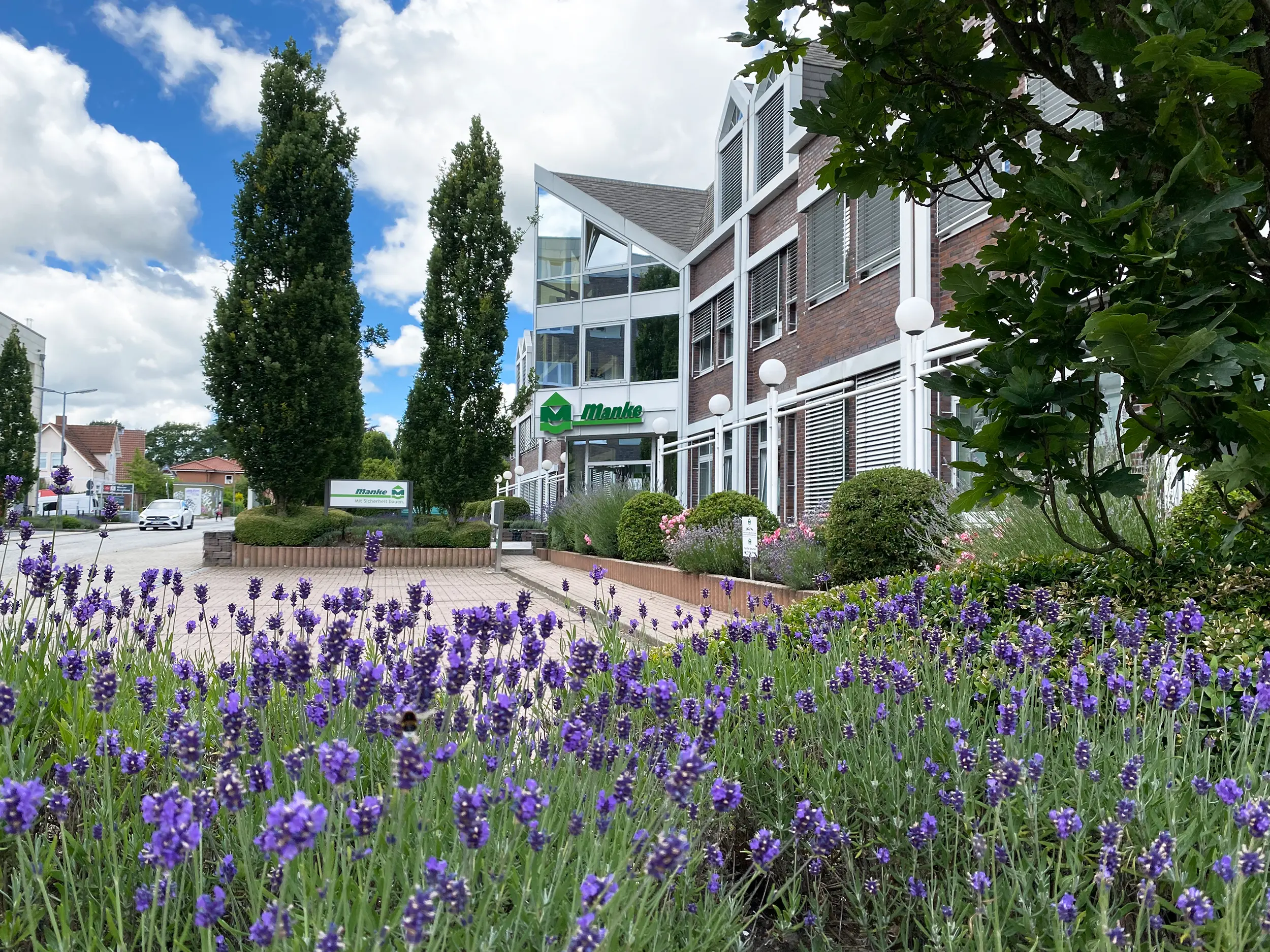 Manke Headquarter Seitenansicht
