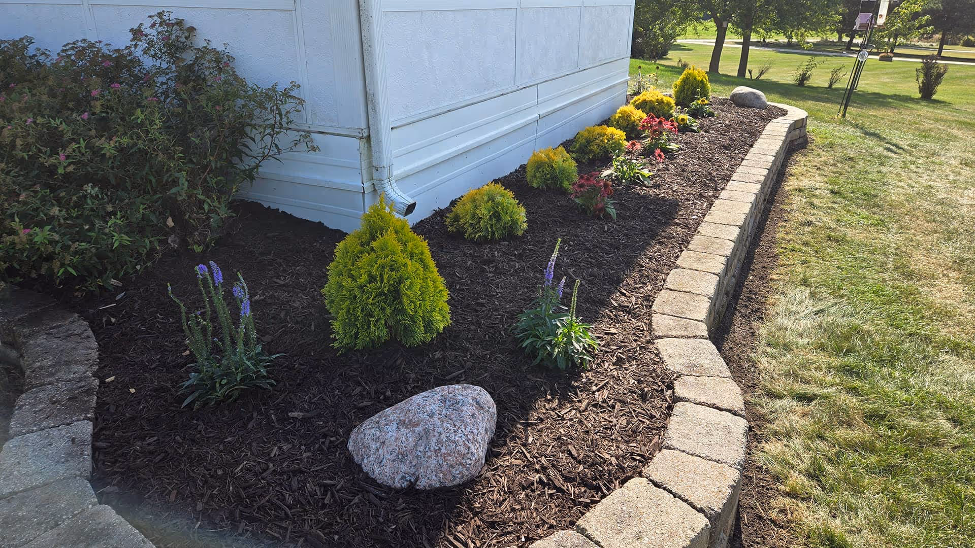 Landscape design and installation in Waterford WI front yard