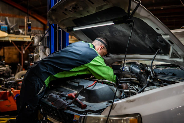 Diesel mechanic performing Auto Repair in Norfolk, VA