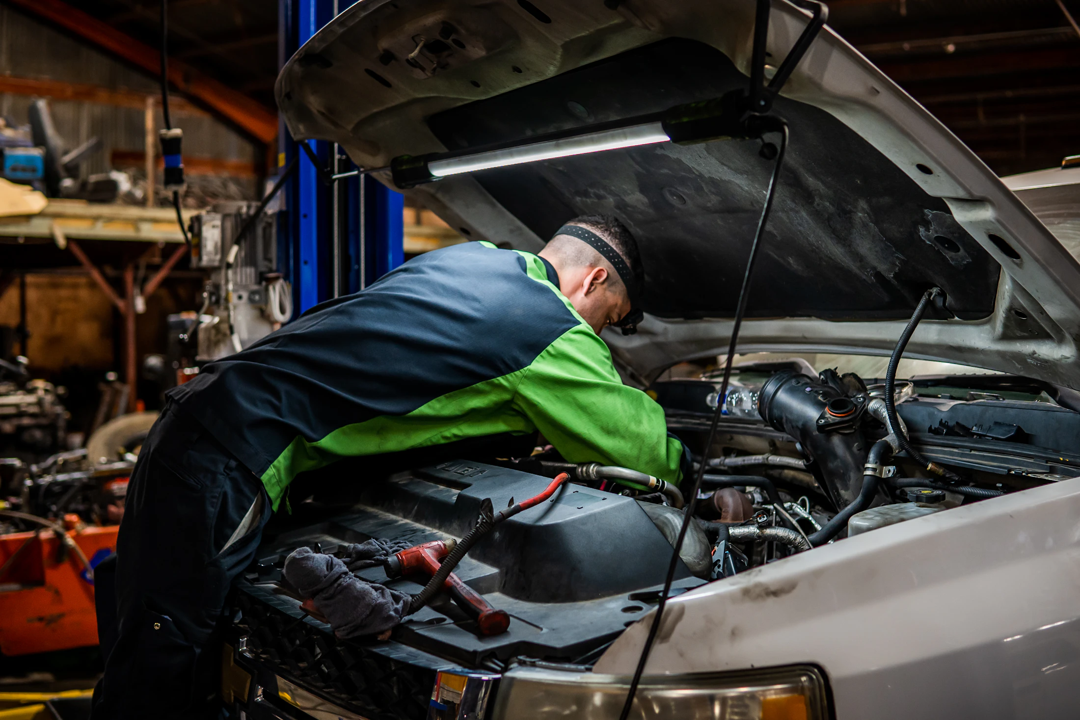 Diesel mechanic performing Auto Repair in Norfolk, VA
