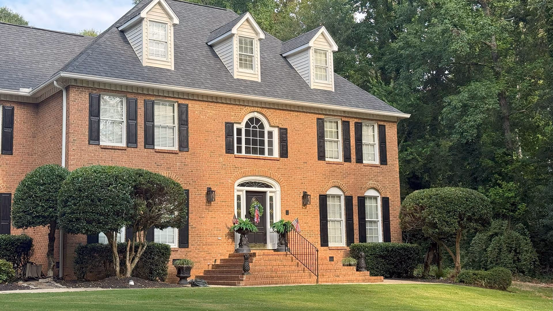 Project gallery hero image – Southern Stripes Lawn & Landscapes