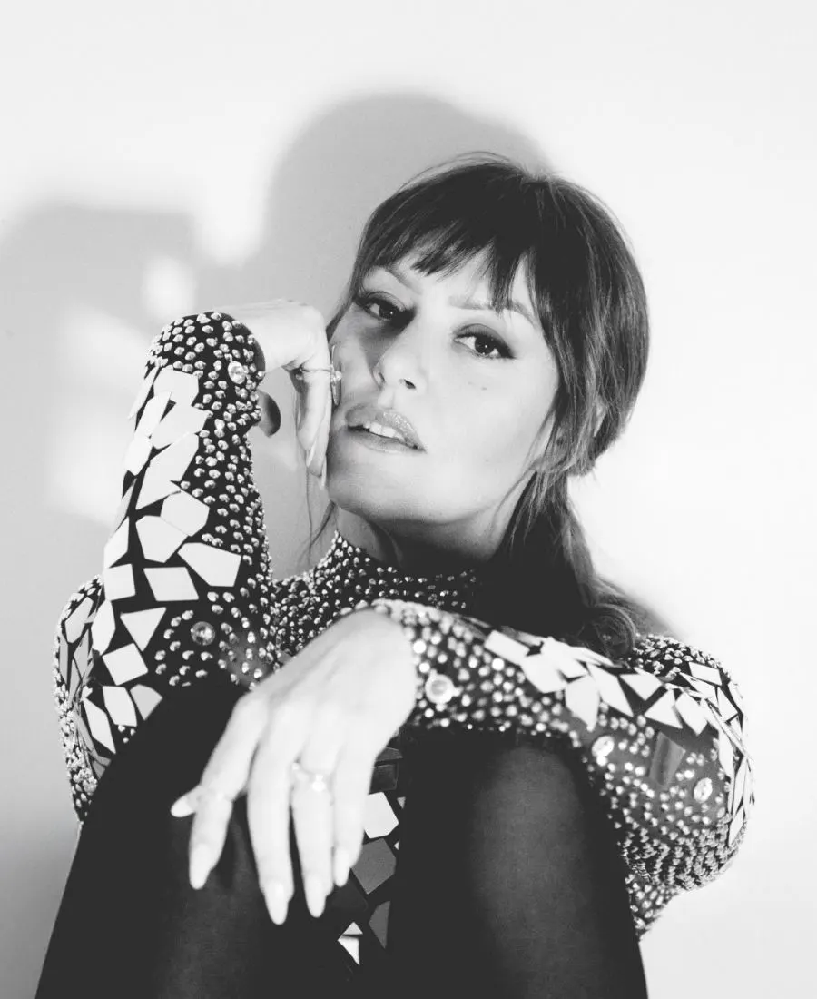 Natalie Williams black and white.