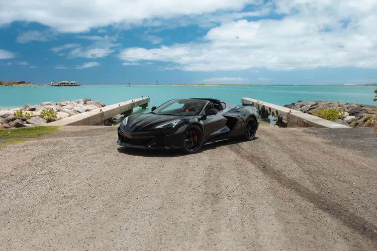 Corvette C8 E-Ray