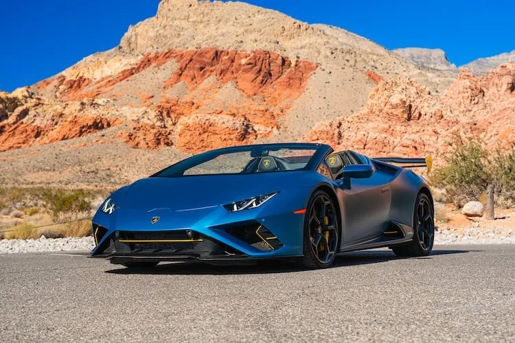 Huracan Evo Spyder Matte Blue