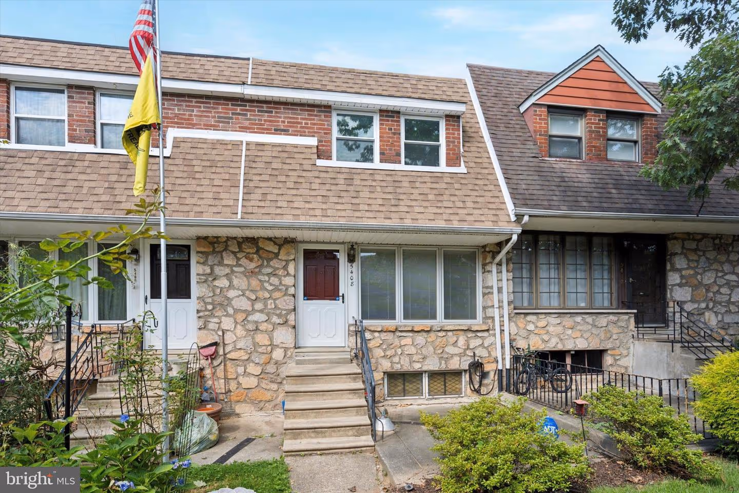 Front of house listed as sold by Chris