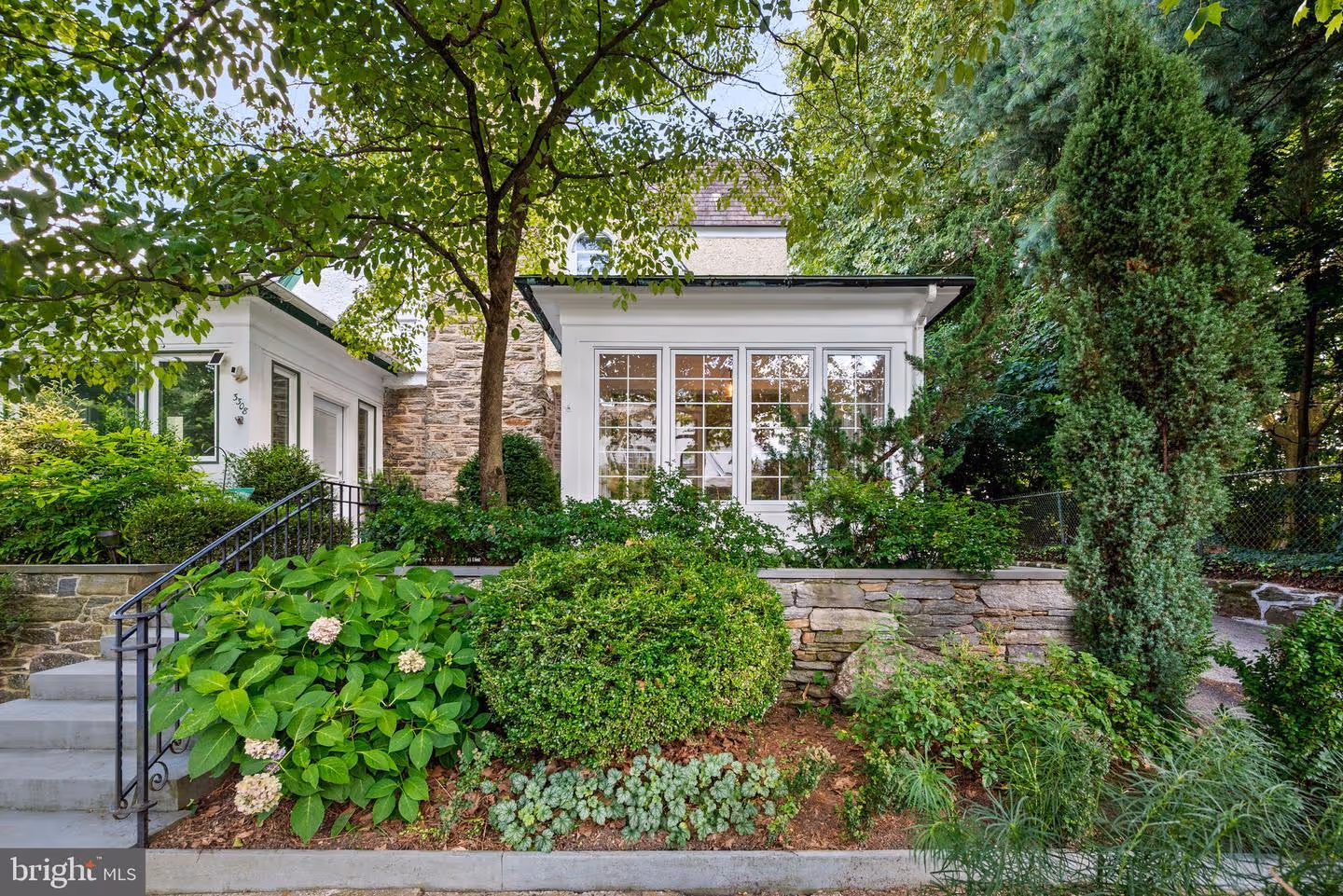 Front of house listed as sold by Chris
