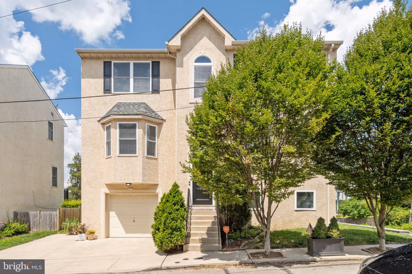 Front of house listed as sold by Chris