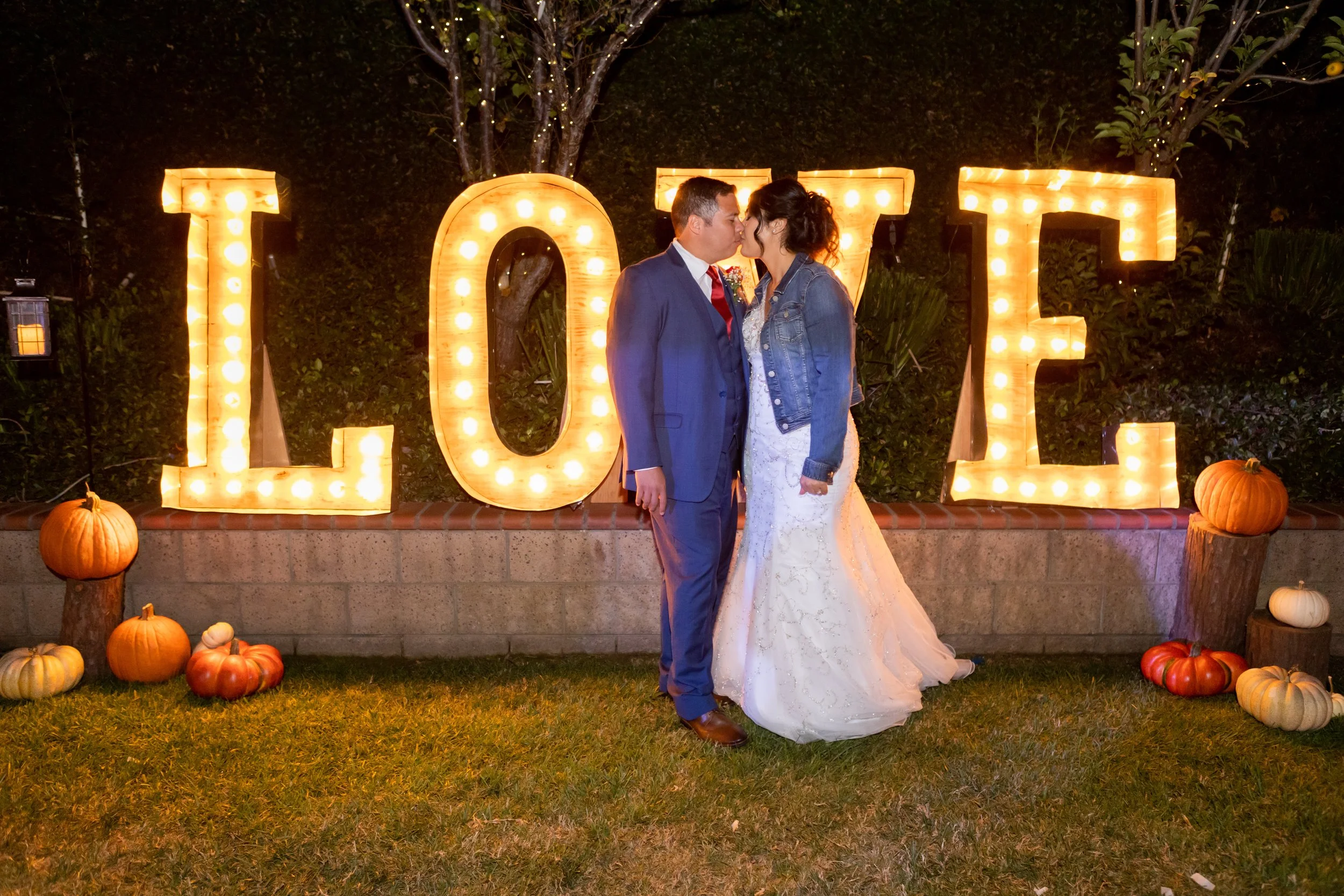 4 Halloween and Fall Wedding Ideas that are Guaranteed to make an Impact on Your Day