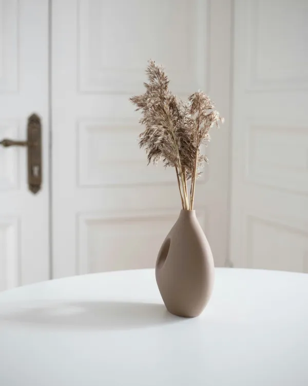 Hallow Vase