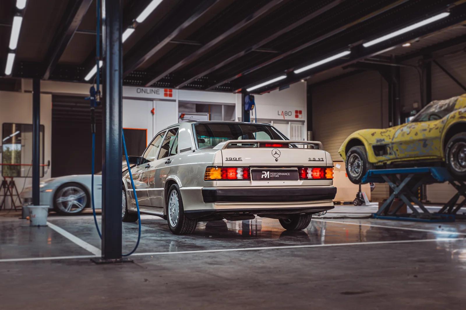 Concessionnaire spécialisés dans les véhicules de luxe, sport, prestige et collection.