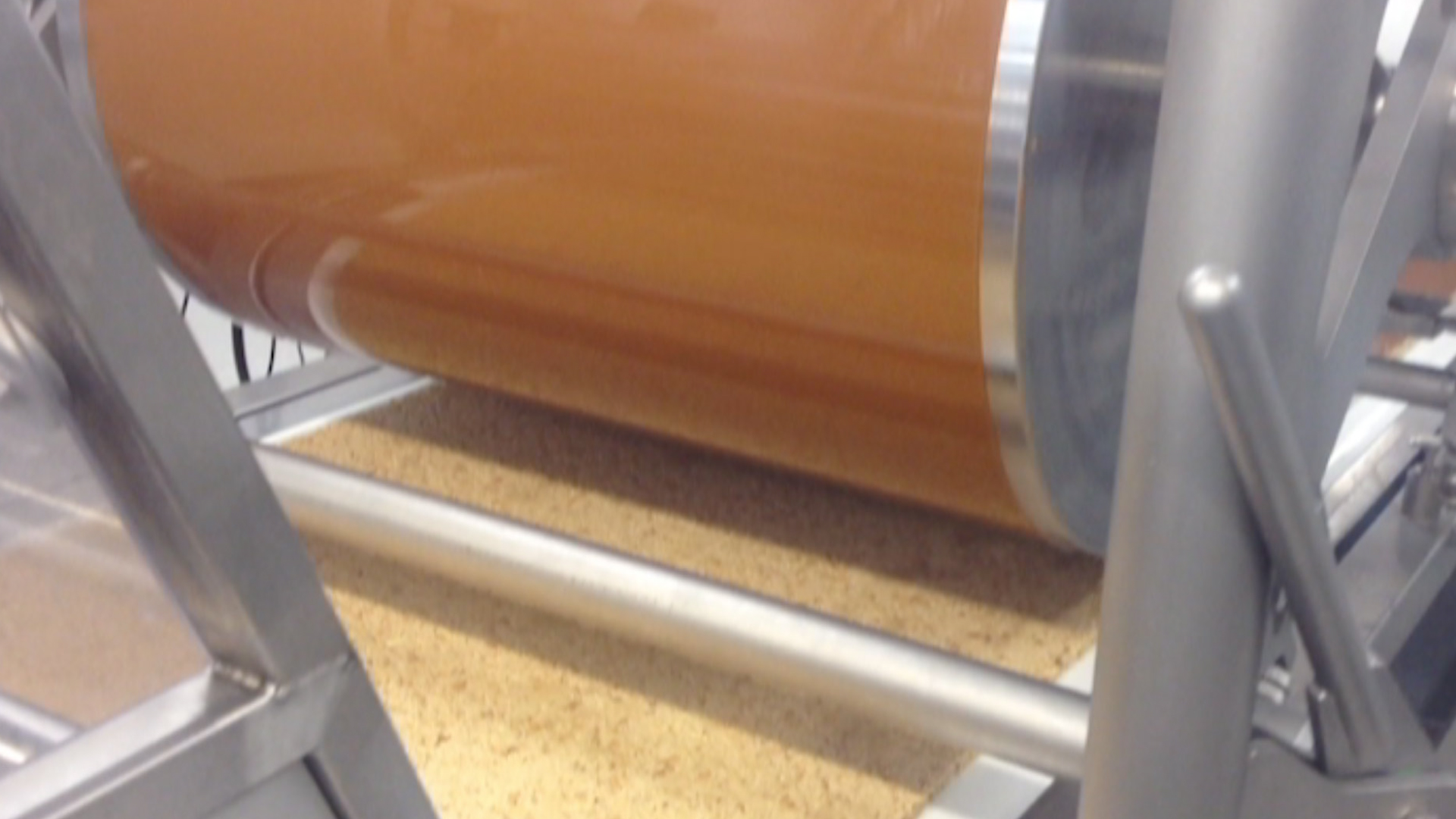 Layering roller machine