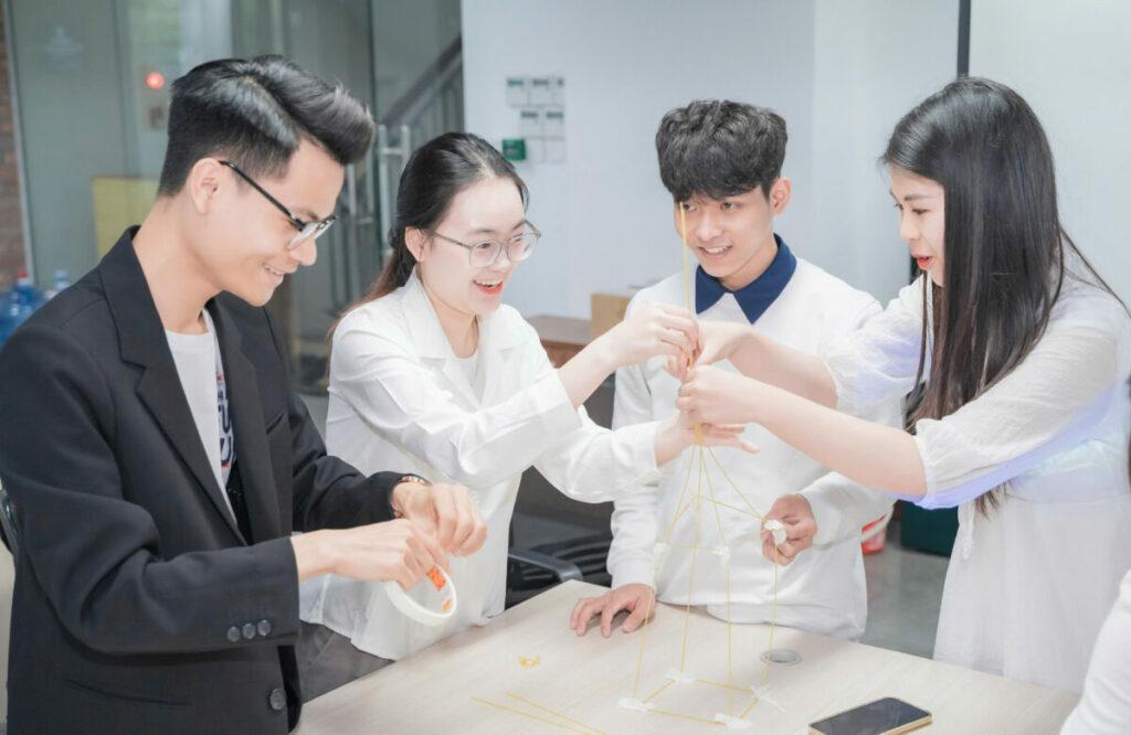 Người viết có sự hiểu biết sâu sắc và đánh giá đúng mực về bạn, thư sẽ mang tính khách quan, thuyết phục