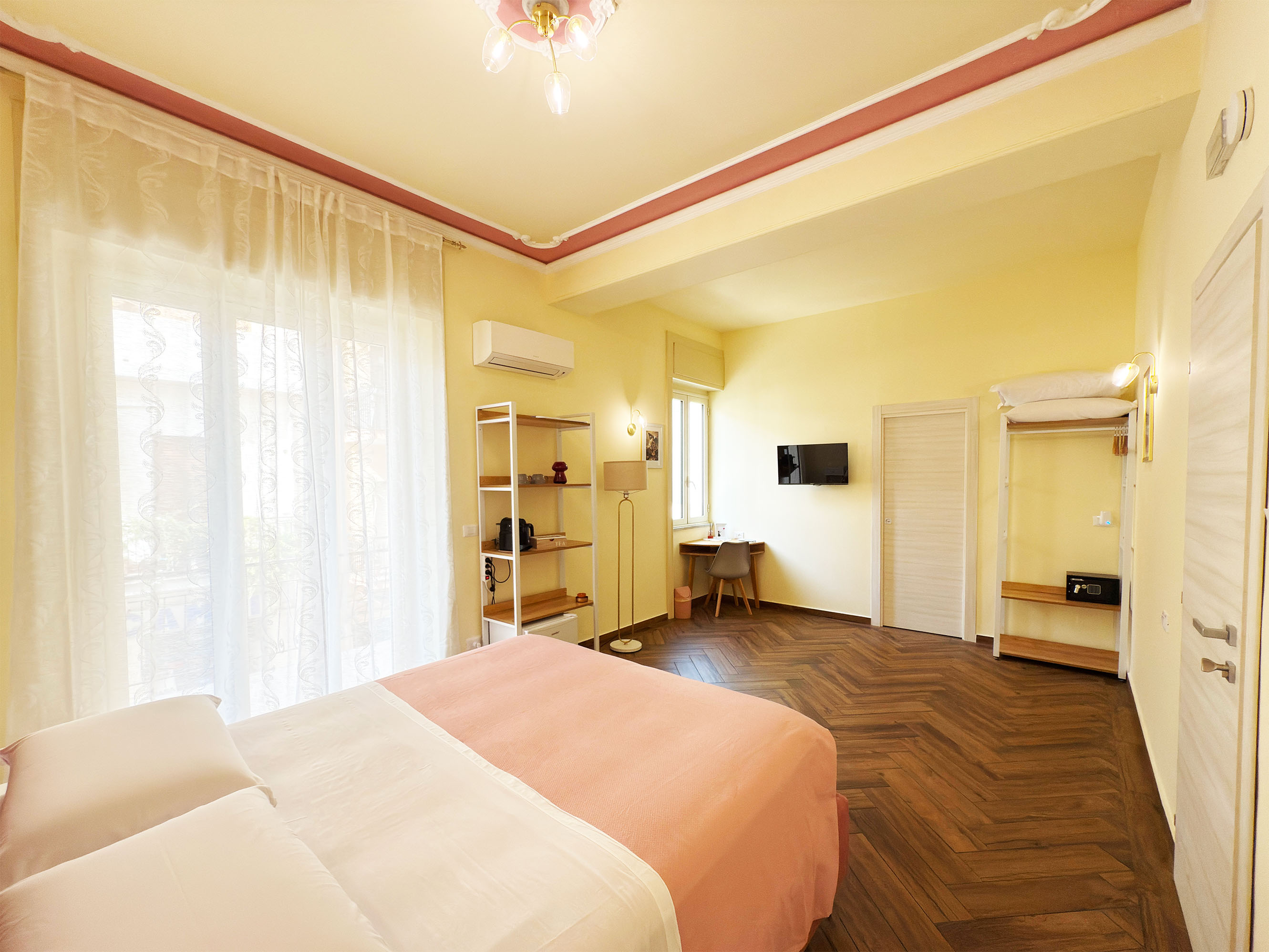 Camera matrimoniale classica con arredamento tradizionale - Ypnos B&B